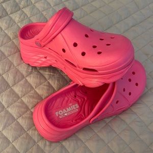 Bright pink, hard to fine super comfortable foamies